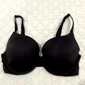 Victoria’s Secret T-Shirt Push Up Full Coverage Bra! 34D New without Tags Unused